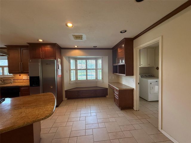 7718 Lacy Hill Drive, Houston, TX 77036
