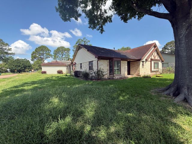 7718 Lacy Hill Drive, Houston, TX 77036