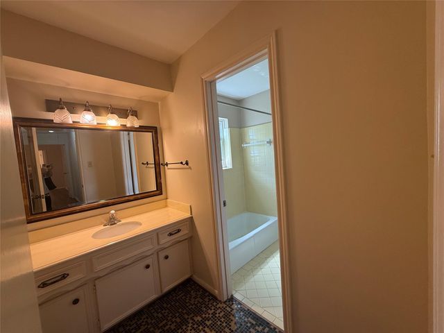 7718 Lacy Hill Drive, Houston, TX 77036
