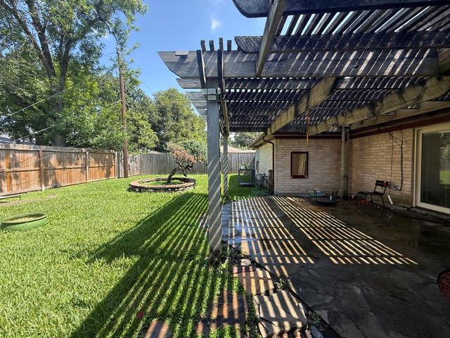7718 Lacy Hill Drive, Houston, TX 77036