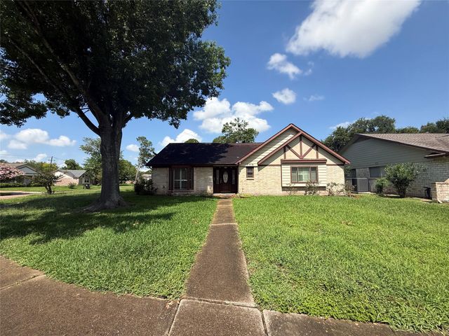 7718 Lacy Hill Drive, Houston, TX 77036