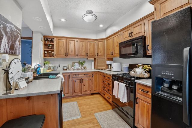 601 10th St, Grundy Center, IA 50638