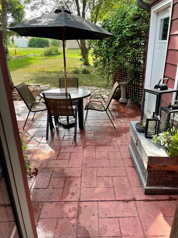 601 10th St, Grundy Center, IA 50638