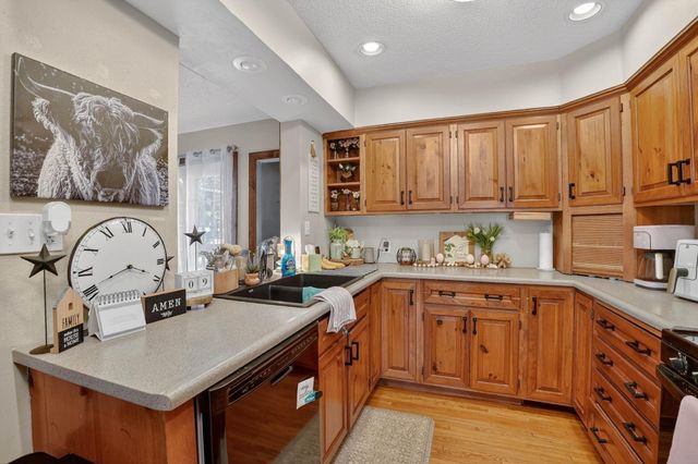 601 10th St, Grundy Center, IA 50638