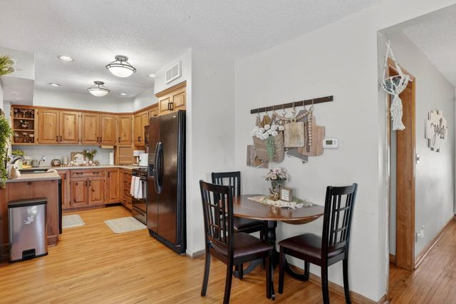 601 10th St, Grundy Center, IA 50638