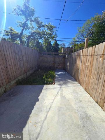 2645 LEHMAN ST, Baltimore, MD 21223
