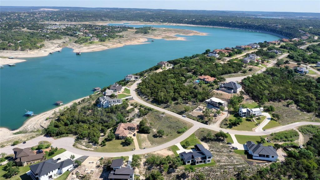 300 Westwater CT, Lago Vista, TX 78645