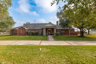 803 S Converse ST, Flatonia, TX 78941