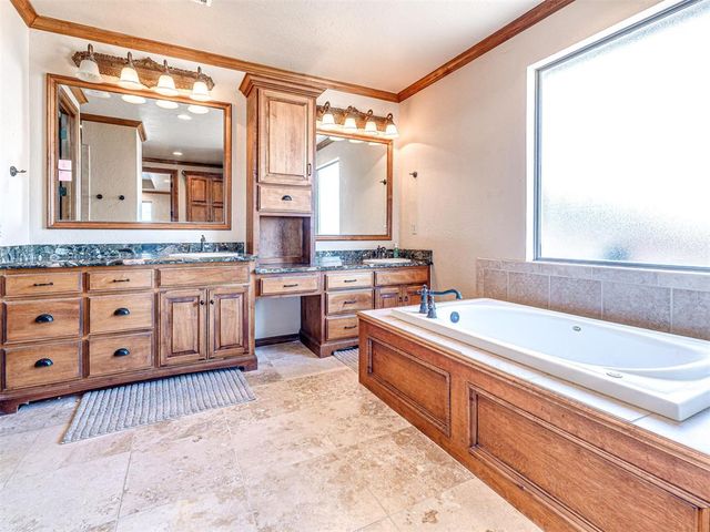 22811 Cedar Ridge Road, Edmond, OK 73025