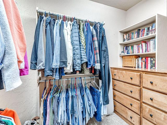 22811 Cedar Ridge Road, Edmond, OK 73025