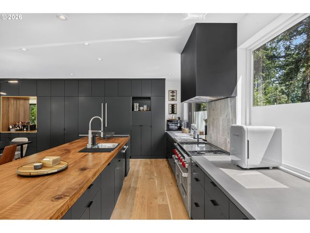 3919 SOUTHSHORE Blvd, Lake Oswego, OR 97035