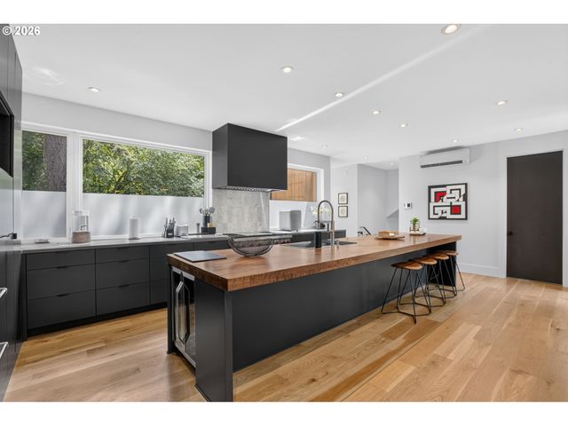 3919 SOUTHSHORE Blvd, Lake Oswego, OR 97035