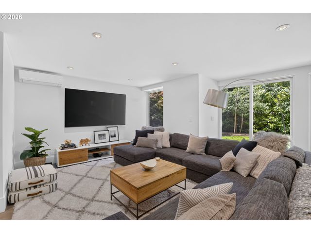 3919 SOUTHSHORE Blvd, Lake Oswego, OR 97035