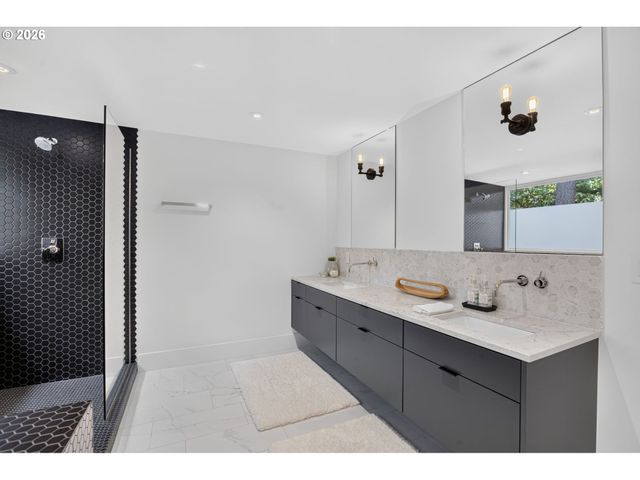 3919 SOUTHSHORE Blvd, Lake Oswego, OR 97035