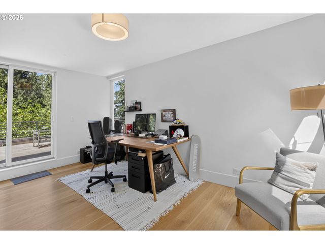 3919 SOUTHSHORE Blvd, Lake Oswego, OR 97035