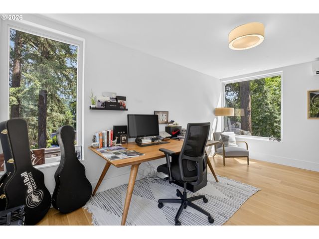 3919 SOUTHSHORE Blvd, Lake Oswego, OR 97035