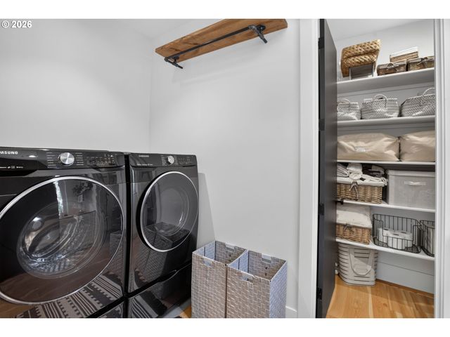 3919 SOUTHSHORE Blvd, Lake Oswego, OR 97035