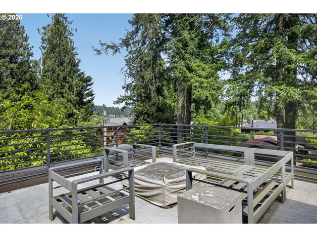 3919 SOUTHSHORE Blvd, Lake Oswego, OR 97035