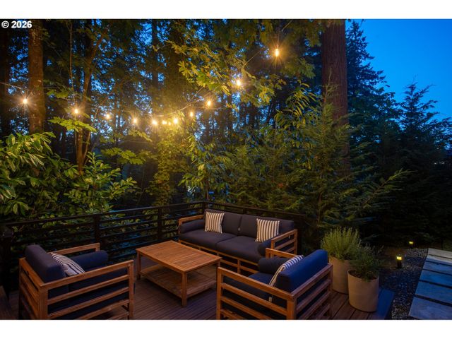 3919 SOUTHSHORE Blvd, Lake Oswego, OR 97035
