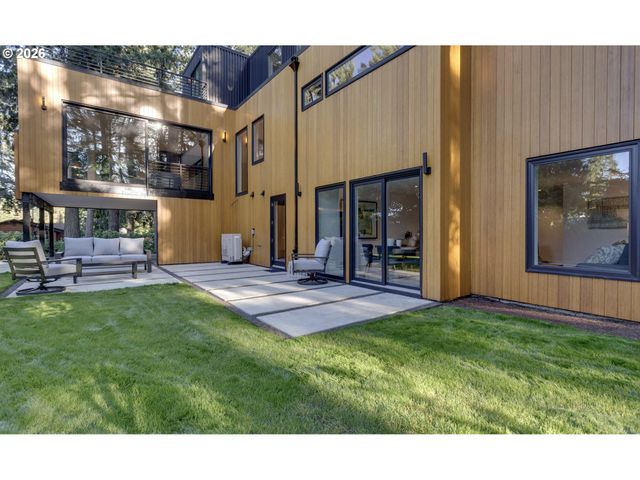 3919 SOUTHSHORE Blvd, Lake Oswego, OR 97035