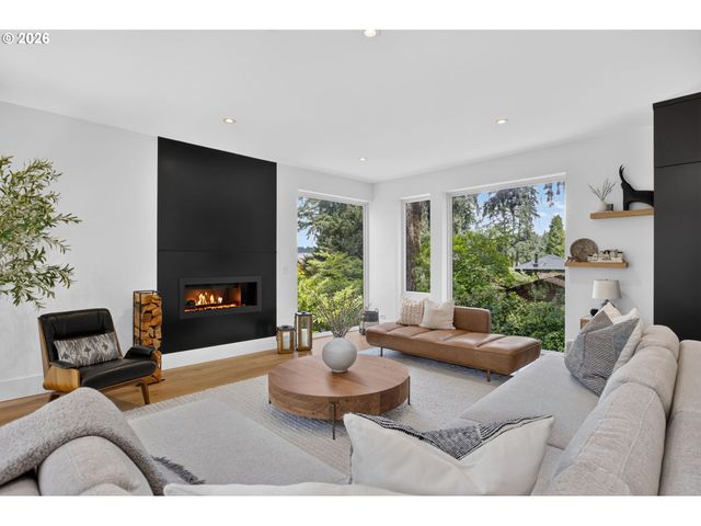 3919 SOUTHSHORE Blvd, Lake Oswego, OR 97035