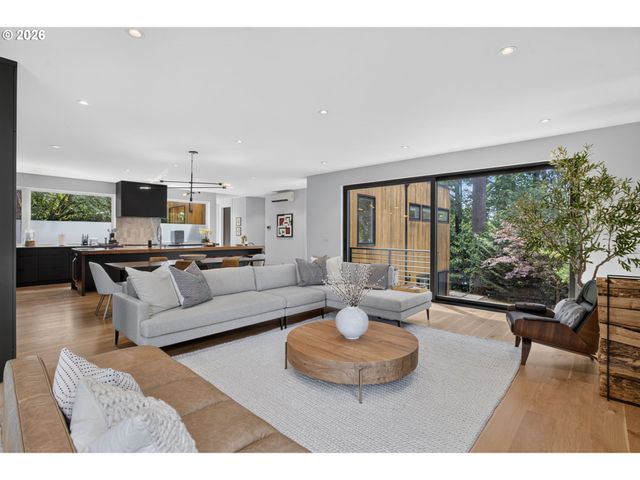 3919 SOUTHSHORE Blvd, Lake Oswego, OR 97035