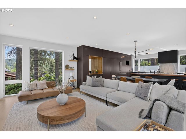 3919 SOUTHSHORE Blvd, Lake Oswego, OR 97035