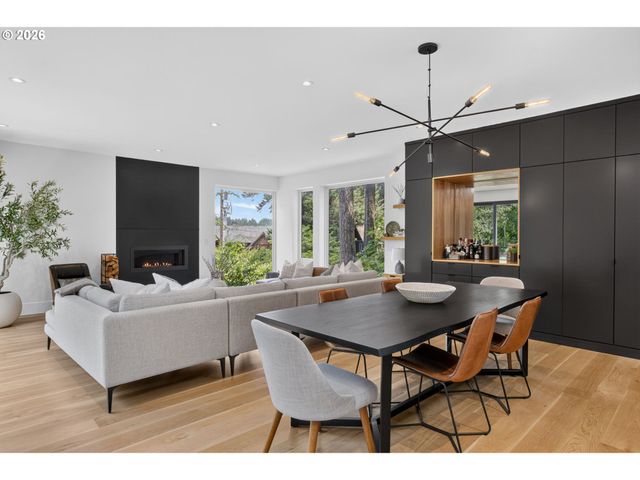 3919 SOUTHSHORE Blvd, Lake Oswego, OR 97035