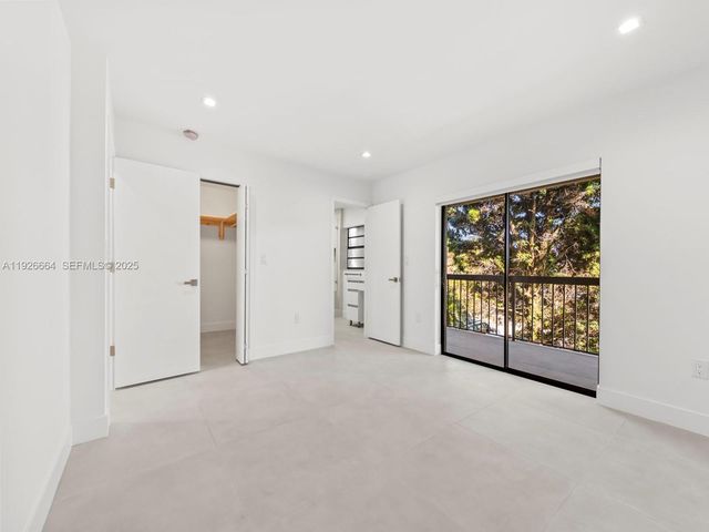 6885 NW 169th St 66D, Hialeah, FL 33015