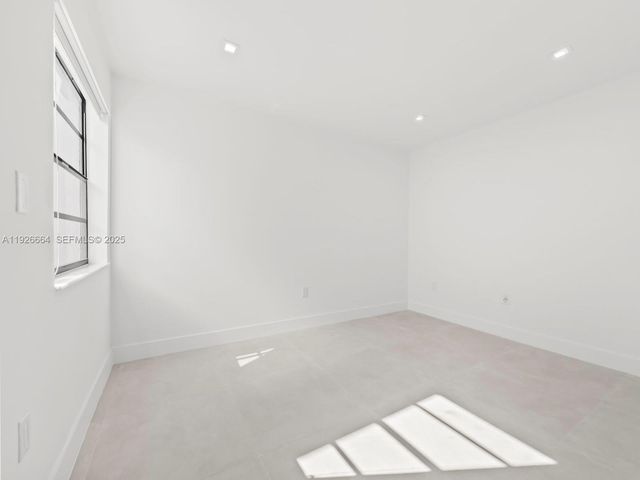 6885 NW 169th St 66D, Hialeah, FL 33015