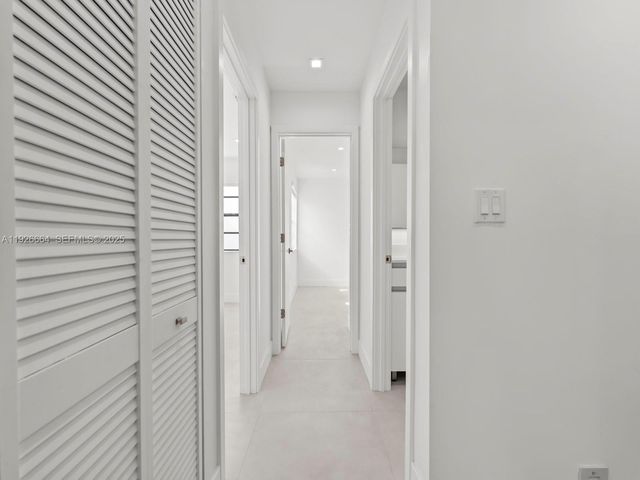 6885 NW 169th St 66D, Hialeah, FL 33015