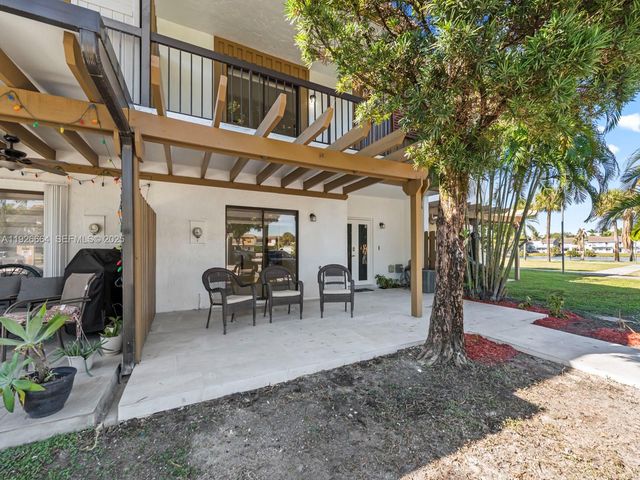 6885 NW 169th St 66D, Hialeah, FL 33015