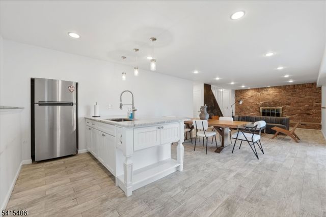 22 Elizabeth Ct, Bloomfield Twp., NJ 07003