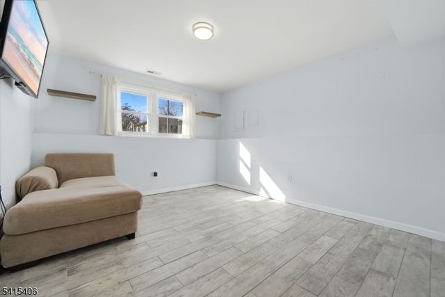 22 Elizabeth Ct, Bloomfield Twp., NJ 07003