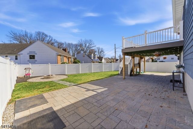 22 Elizabeth Ct, Bloomfield Twp., NJ 07003