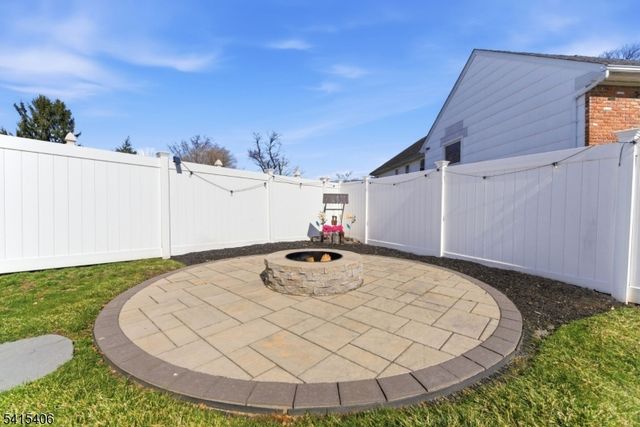 22 Elizabeth Ct, Bloomfield Twp., NJ 07003