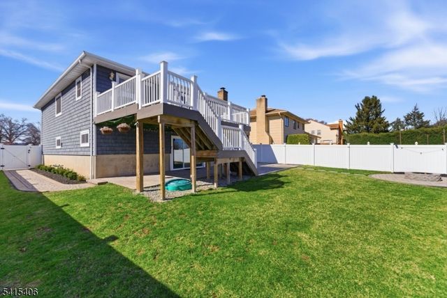 22 Elizabeth Ct, Bloomfield Twp., NJ 07003