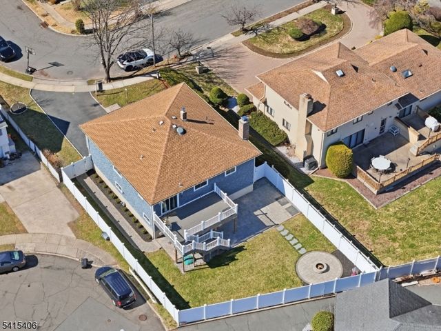 22 Elizabeth Ct, Bloomfield Twp., NJ 07003