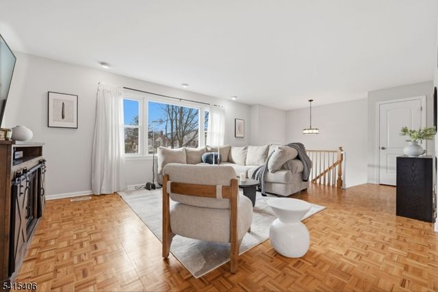 22 Elizabeth Ct, Bloomfield Twp., NJ 07003