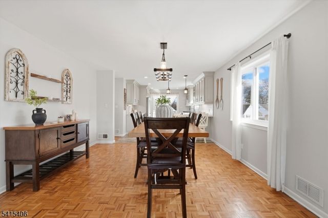 22 Elizabeth Ct, Bloomfield Twp., NJ 07003