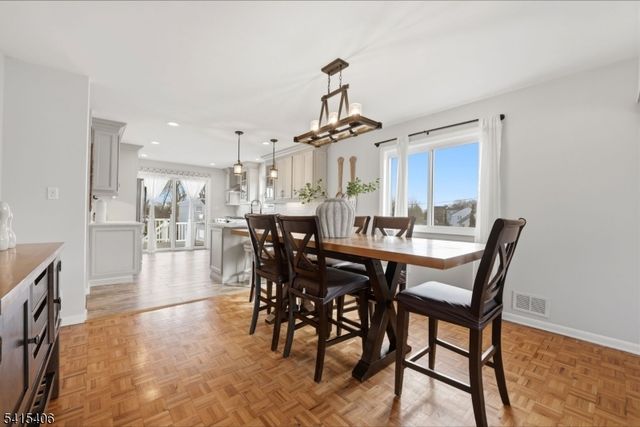 22 Elizabeth Ct, Bloomfield Twp., NJ 07003