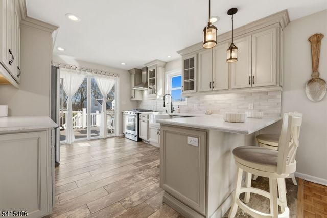 22 Elizabeth Ct, Bloomfield Twp., NJ 07003