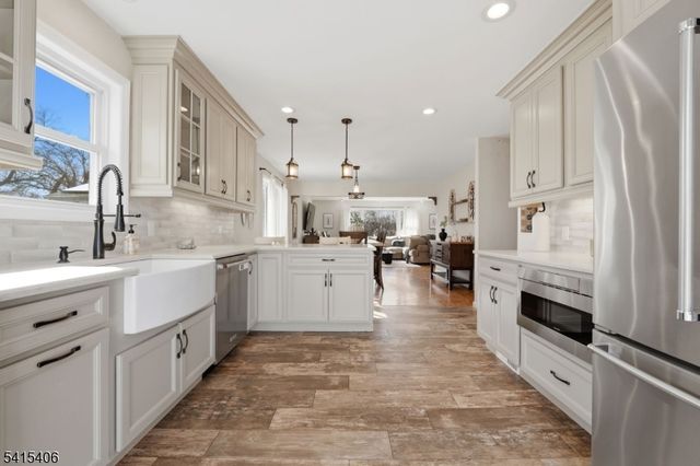 22 Elizabeth Ct, Bloomfield Twp., NJ 07003