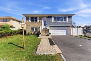 22 Elizabeth Ct, Bloomfield Twp., NJ 07003