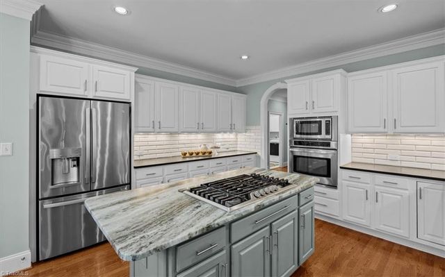 1901 Rosevilla Lane, Greensboro, NC 27455