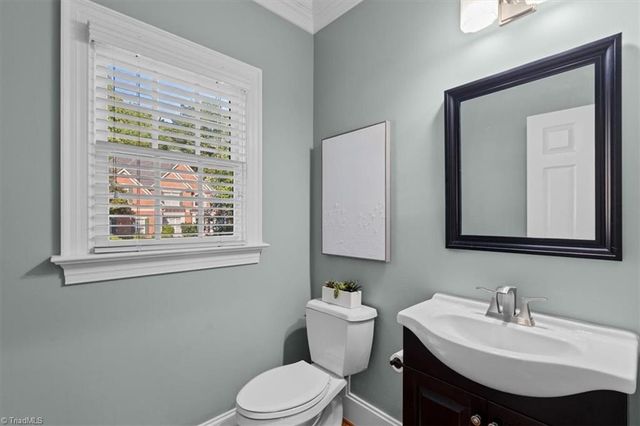 1901 Rosevilla Lane, Greensboro, NC 27455