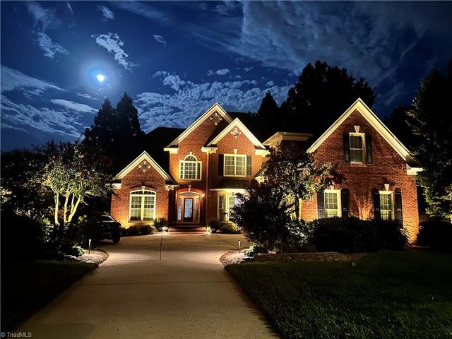 1901 Rosevilla Lane, Greensboro, NC 27455