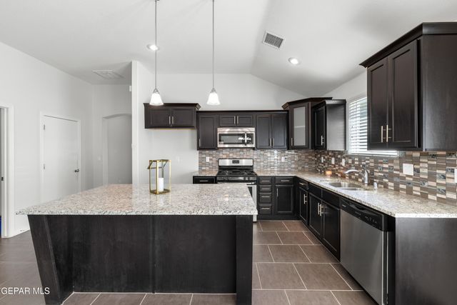 11381 BULLSEYE Street, El Paso, TX 79934