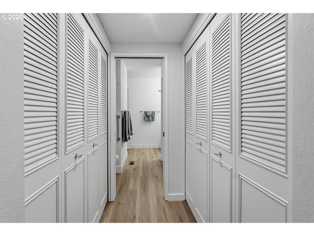 10425 Sw GREENLEAF Ter, Tigard, OR 97224