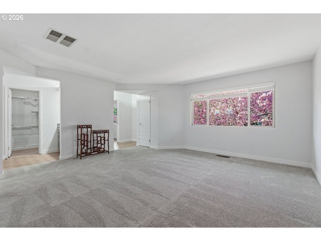 10425 Sw GREENLEAF Ter, Tigard, OR 97224